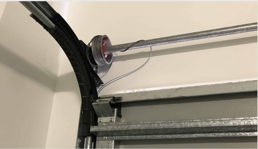 garage door won't stay closed