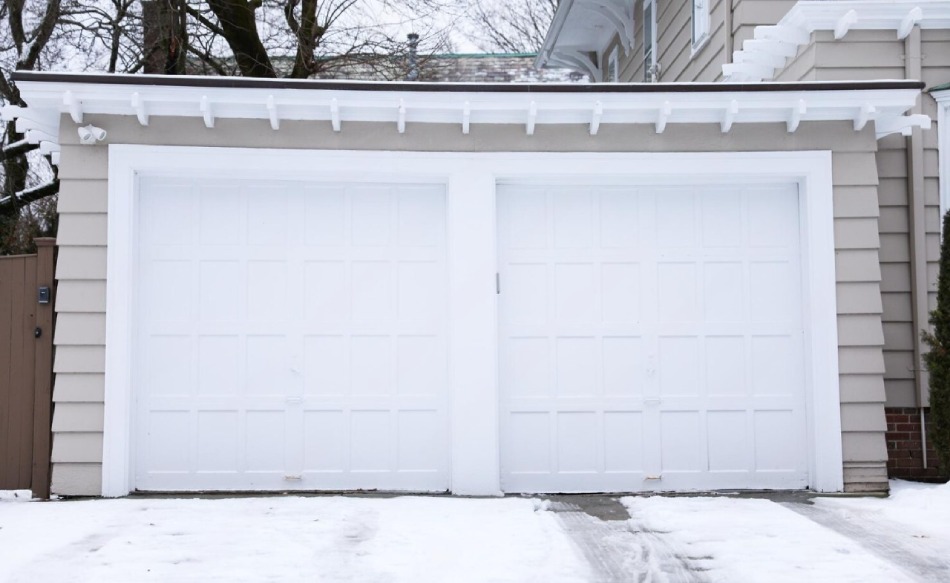 winter garage door maintenance in san elizario homeowners